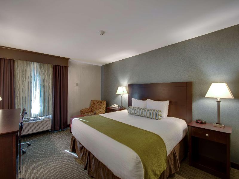 Best Western Plus The Inn at Hampton image