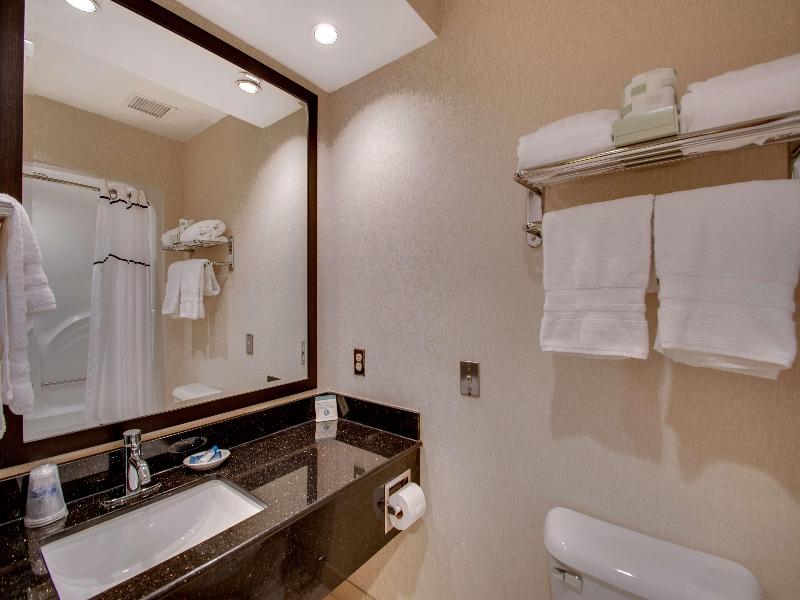 Best Western Plus The Inn at Hampton image