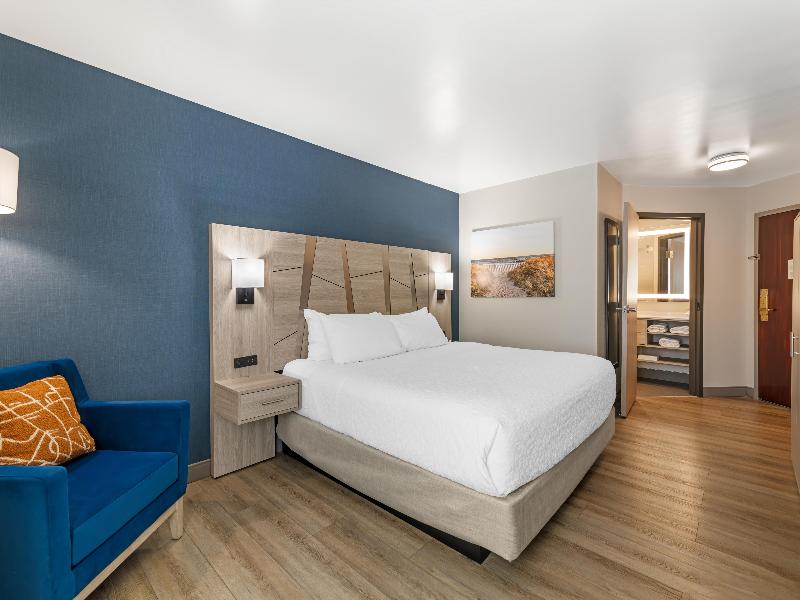 Best Western Plus The Inn at Hampton image