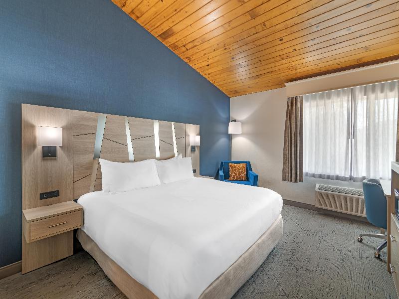 Best Western Plus The Inn at Hampton image