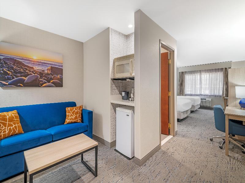 Best Western Plus The Inn at Hampton image