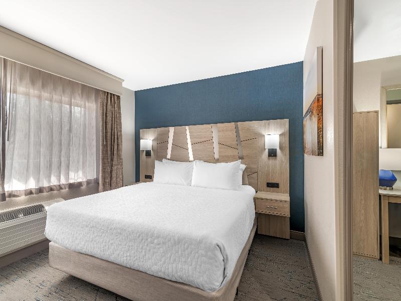 Best Western Plus The Inn at Hampton image