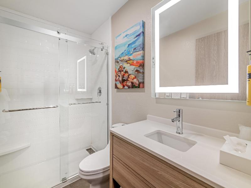 Best Western Plus The Inn at Hampton image