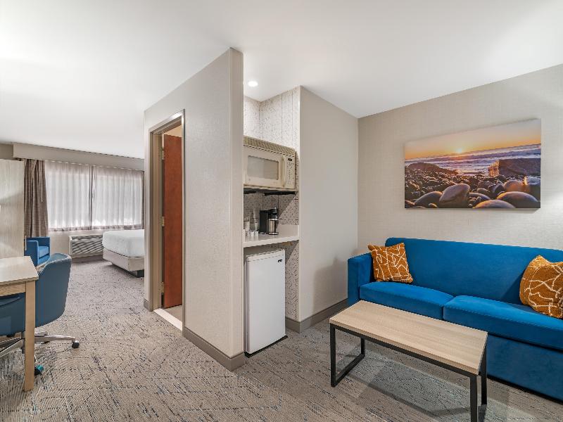 Best Western Plus The Inn at Hampton image