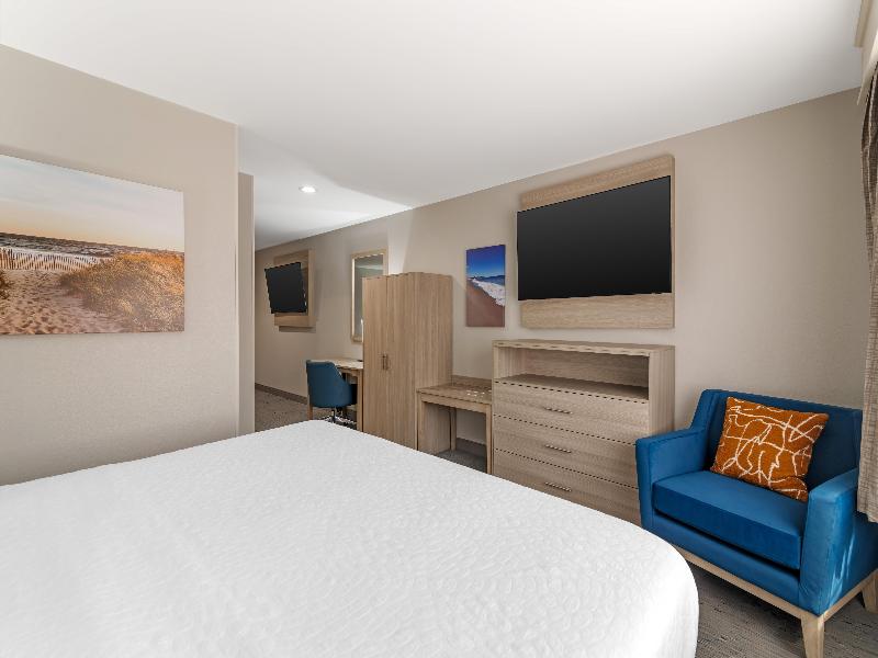 Best Western Plus The Inn at Hampton image