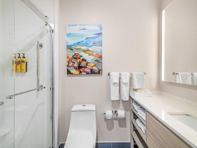 Best Western Plus The Inn at Hampton image
