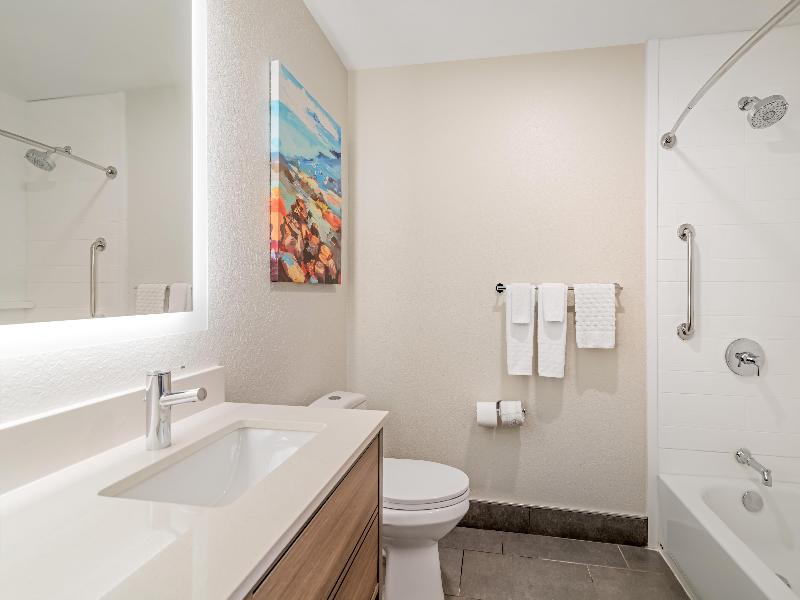 Best Western Plus The Inn at Hampton image