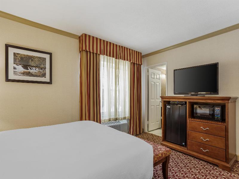 Best Western Plus Morristown Inn image