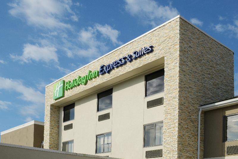 Holiday Inn Express & Suites Williamstown image