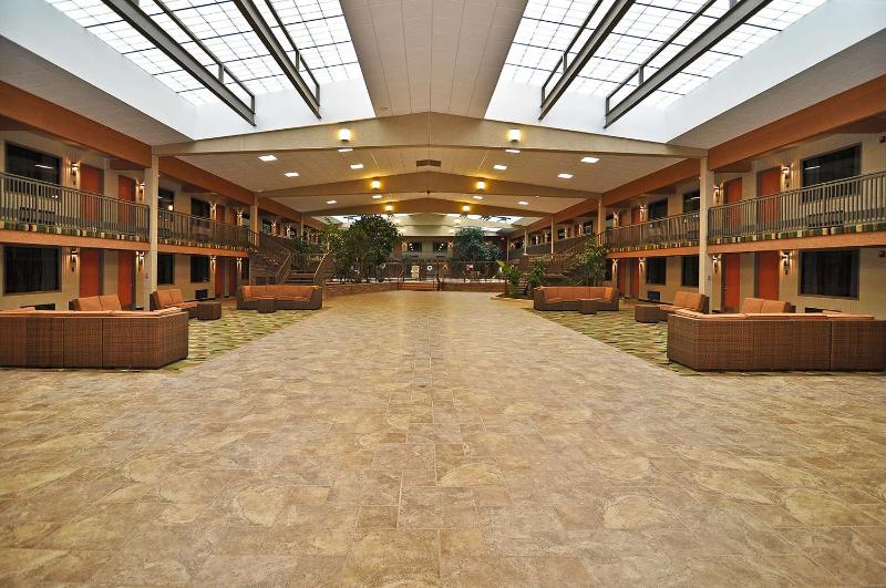 Best Western Plus Raton Hotel image