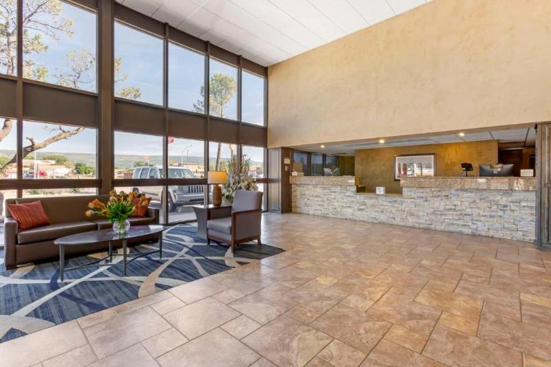 Best Western Plus Raton Hotel image