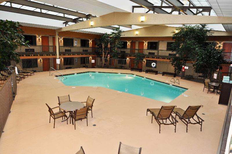 Best Western Plus Raton Hotel image