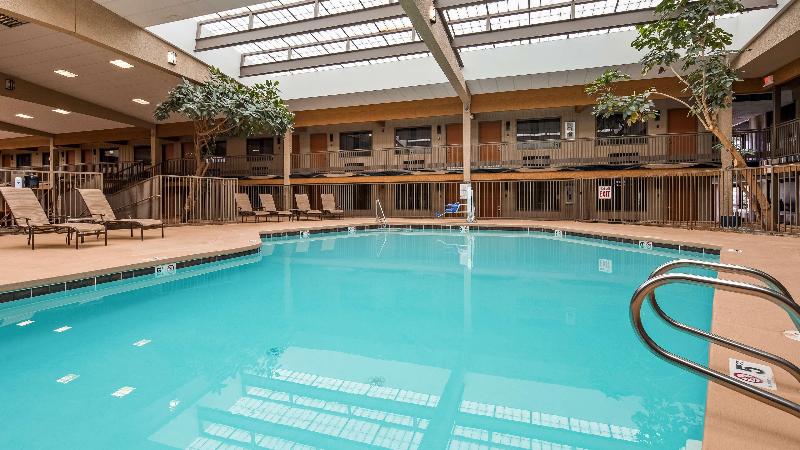 Best Western Plus Raton Hotel image