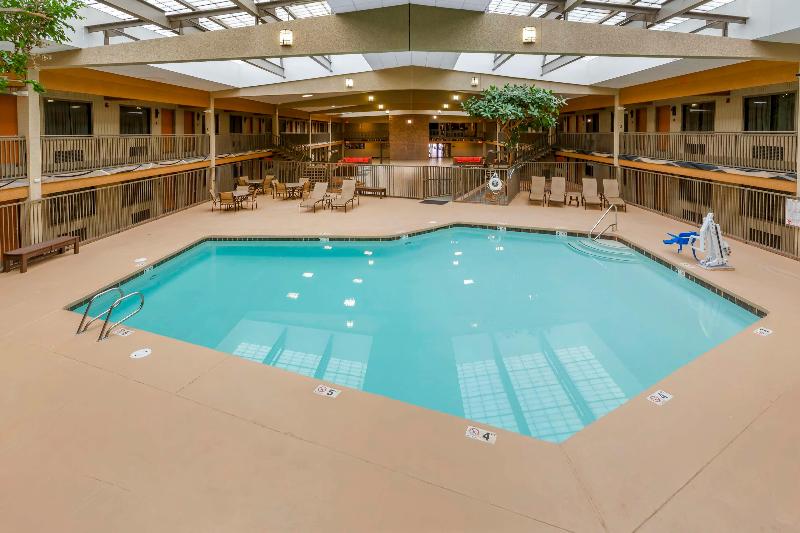 Best Western Plus Raton Hotel image