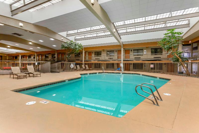 Best Western Plus Raton Hotel image