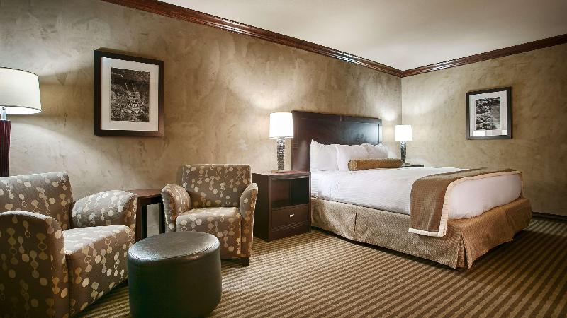 Best Western Plus Raton Hotel