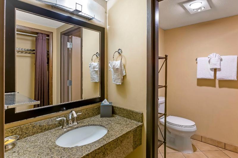 Best Western Plus Raton Hotel image