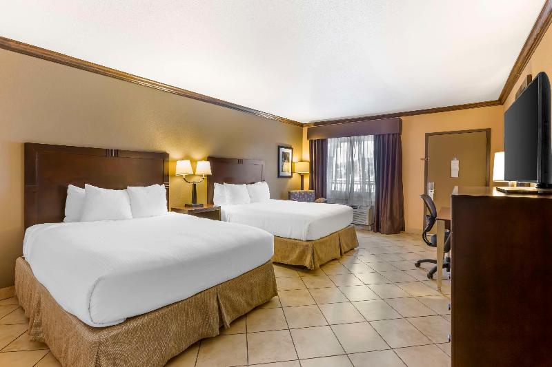 Best Western Plus Raton Hotel image