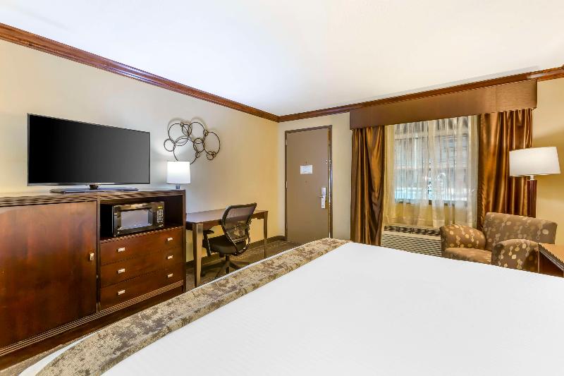 Best Western Plus Raton Hotel image