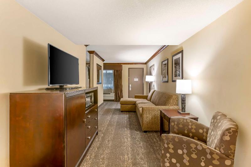 Best Western Plus Raton Hotel image