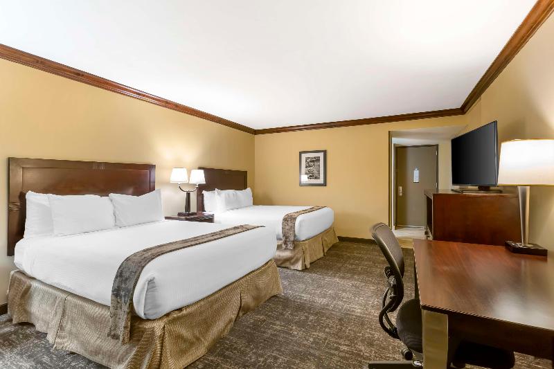 Best Western Plus Raton Hotel image