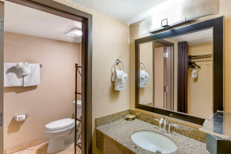Best Western Plus Raton Hotel image