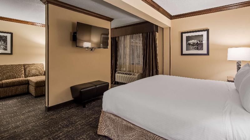 Best Western Plus Raton Hotel image