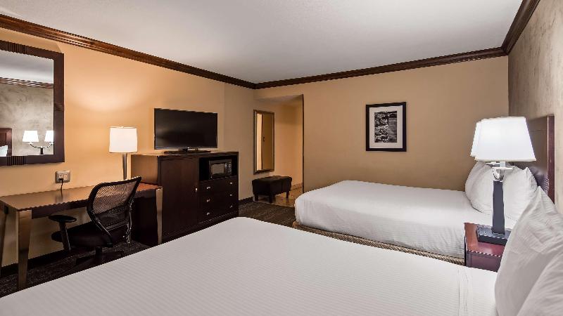 Best Western Plus Raton Hotel image