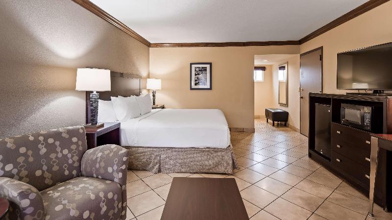 Best Western Plus Raton Hotel image