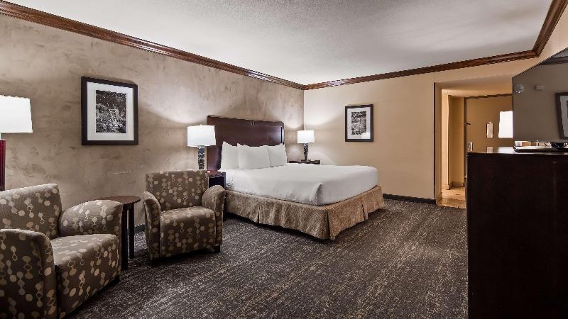 Best Western Plus Raton Hotel image