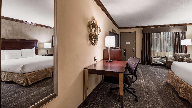 Best Western Plus Raton Hotel image