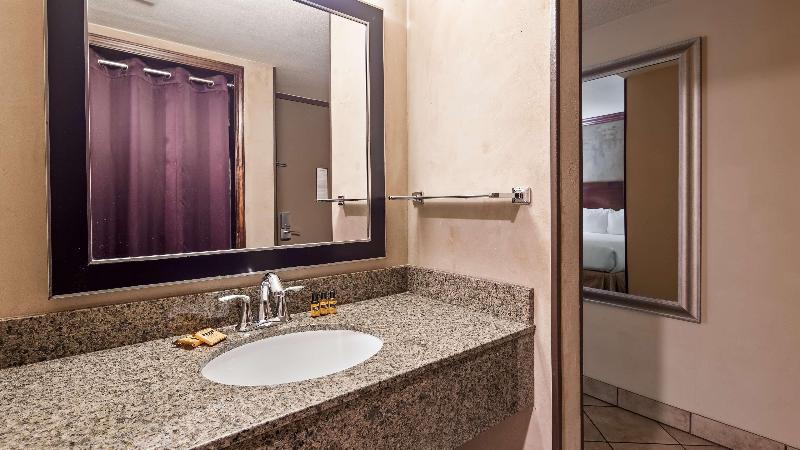 Best Western Plus Raton Hotel image