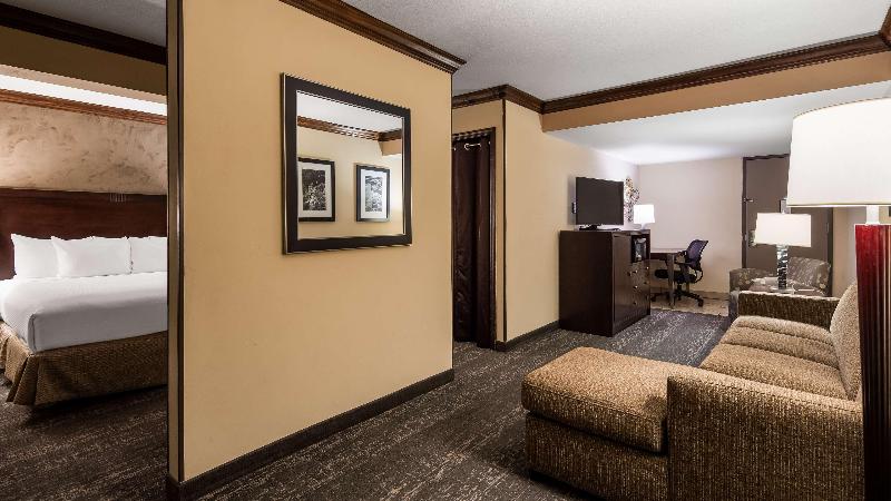 Best Western Plus Raton Hotel image
