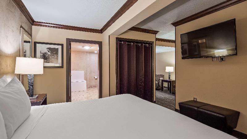 Best Western Plus Raton Hotel image