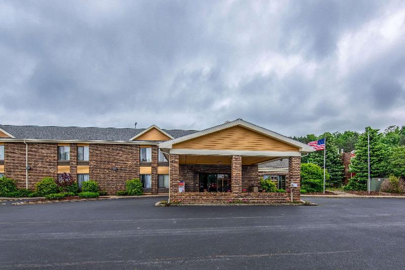 Quality Inn Tully image