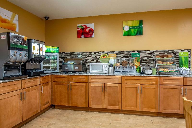 Quality Inn Tully image 3
