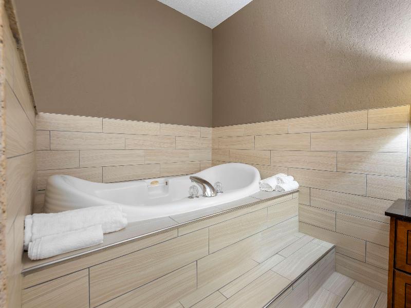 Best Western University Inn image