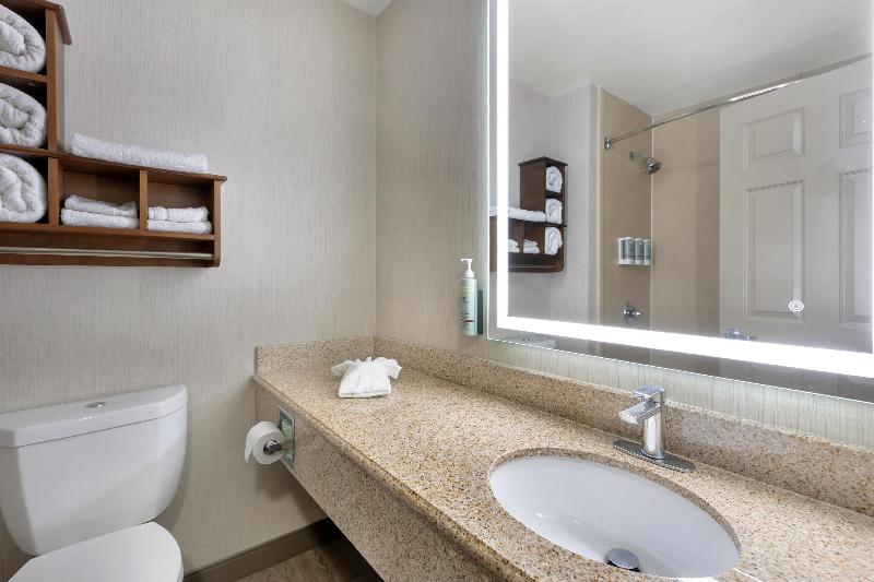 Best Western Cooperstown Inn & Suites image