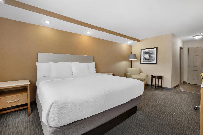 Best Western Cooperstown Inn & Suites image