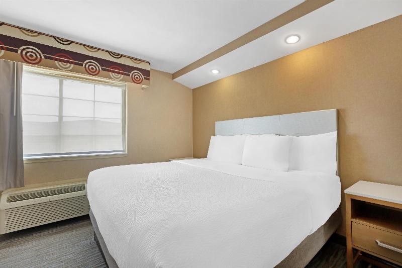 Best Western Cooperstown Inn & Suites image