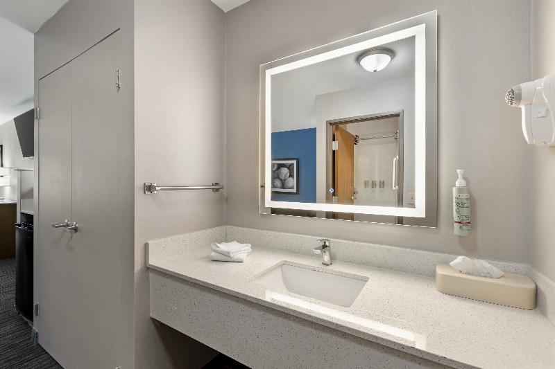 Best Western Cooperstown Inn & Suites image