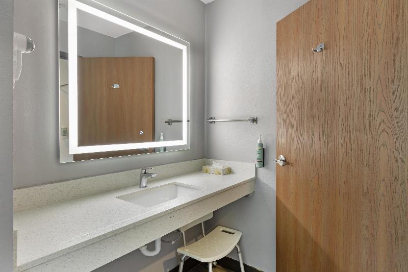 Best Western Cooperstown Inn & Suites image