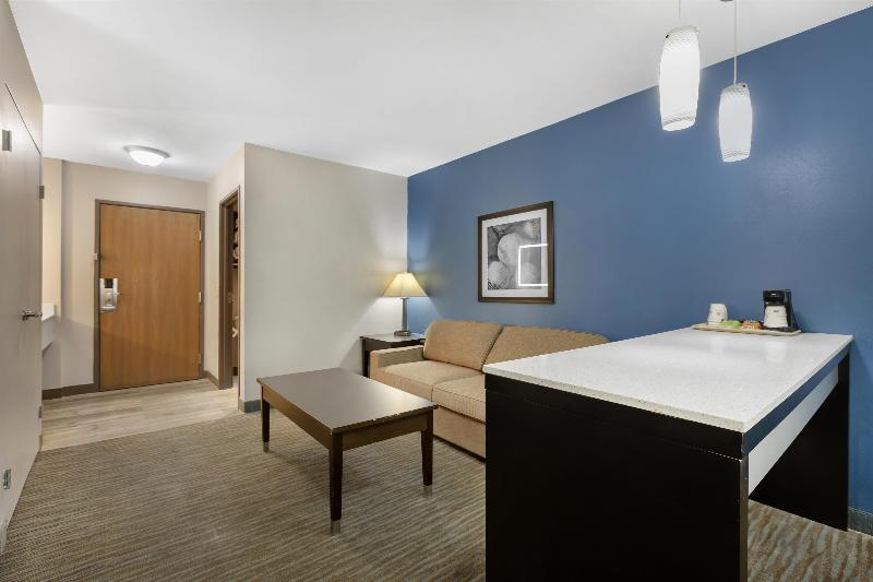 Best Western Cooperstown Inn & Suites image