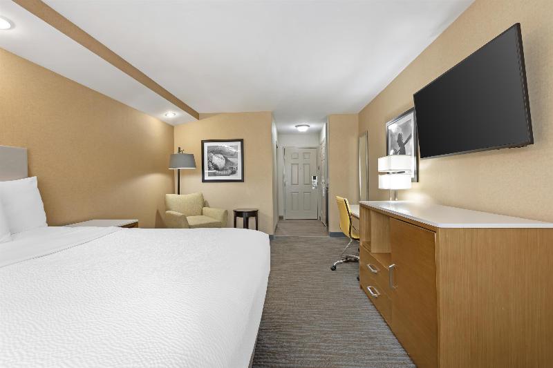 Best Western Cooperstown Inn & Suites image