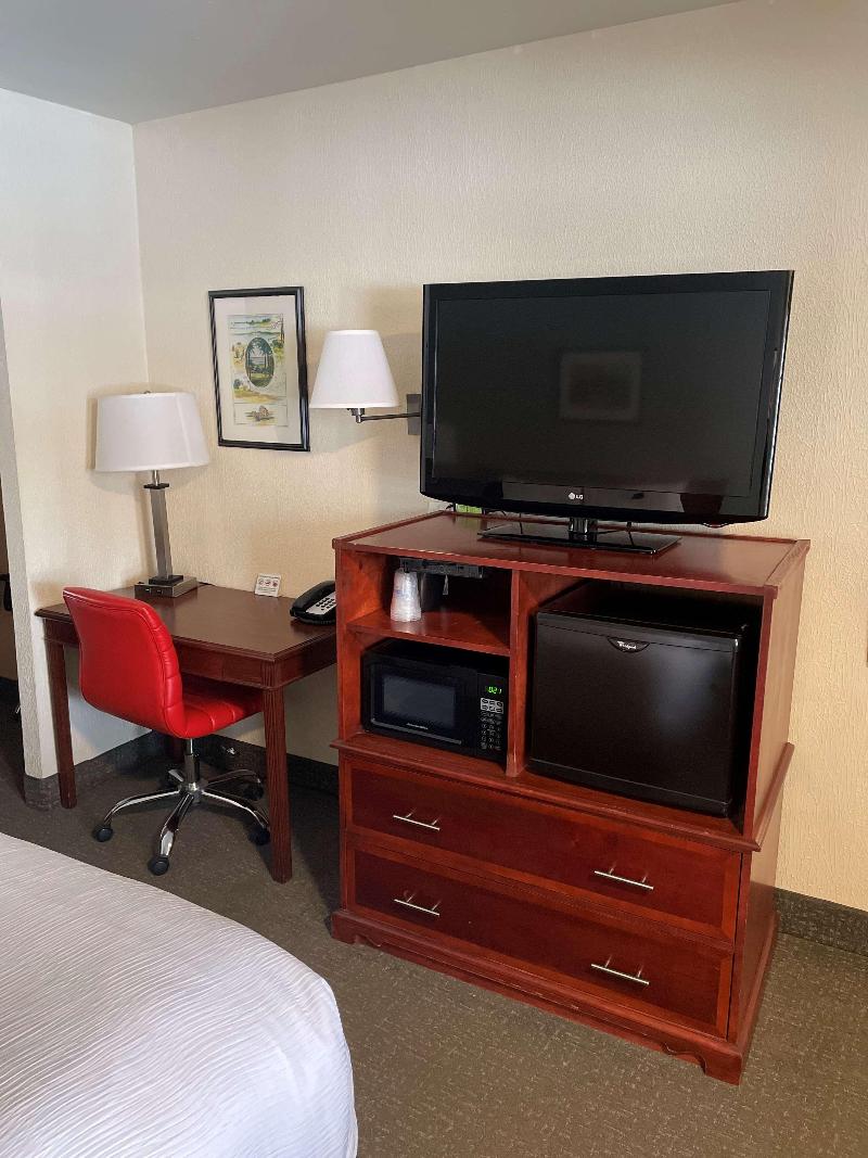 SureStay Plus by Best Western Woodbury Inn