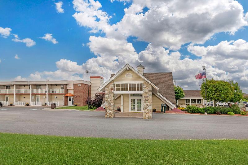 Best Western Plus Plattsburgh image
