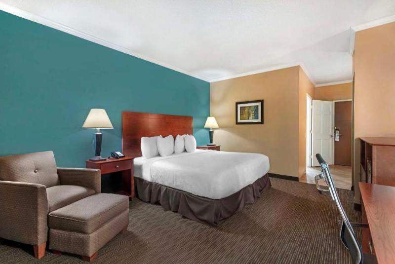 Best Western Plus Plattsburgh image