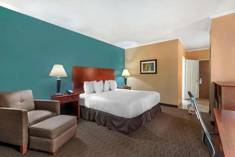 Best Western Plus Plattsburgh image