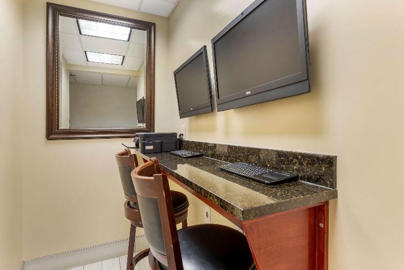 Best Western Plus Vineyard Inn & Suites image