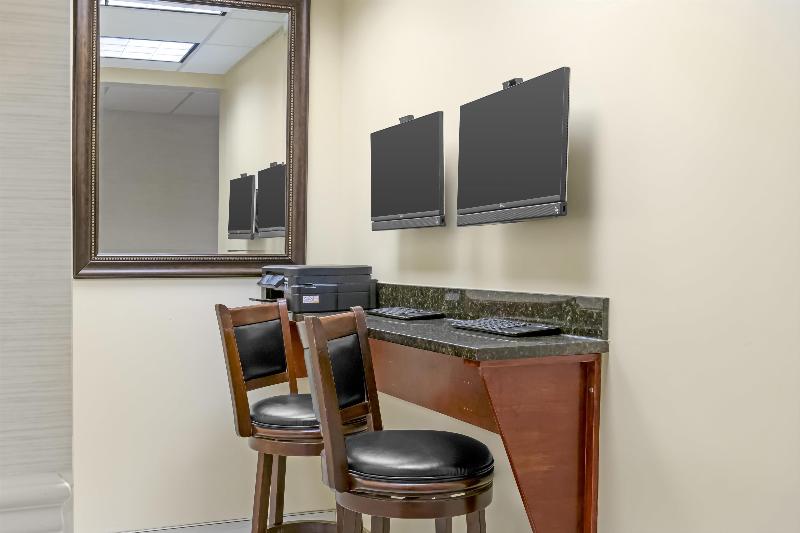 Best Western Plus Vineyard Inn & Suites image